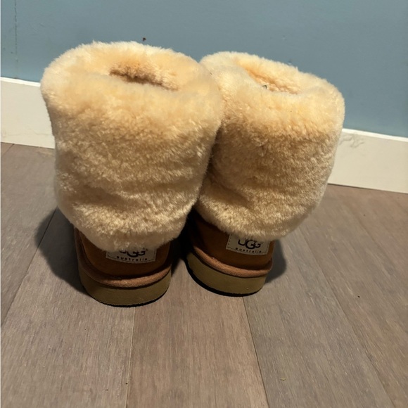 Ugg boots kid’s size 5/women’s 7 - Picture 3 of 3